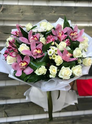 Букет цветов из: Розы и Хризантемы в Ягунино