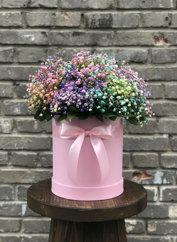 Цветочная композиция из Гипсофила и Розы в шляпной коробке в Ягунино