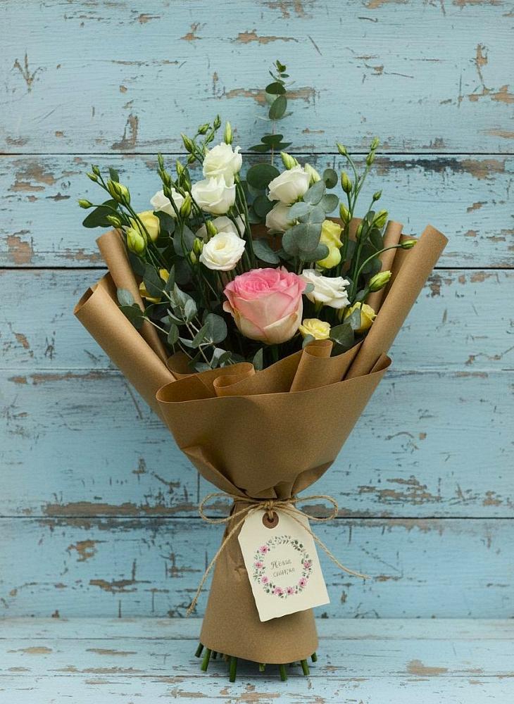 Букет цветов из: Розы и Лизиантусы в Ягунино