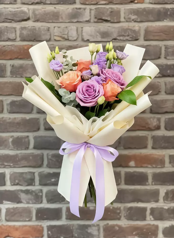 Букет цветов из: Лизиантусы и Розы в Ягунино