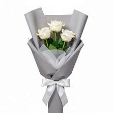 Букет 3 белые розы в Ягунино
