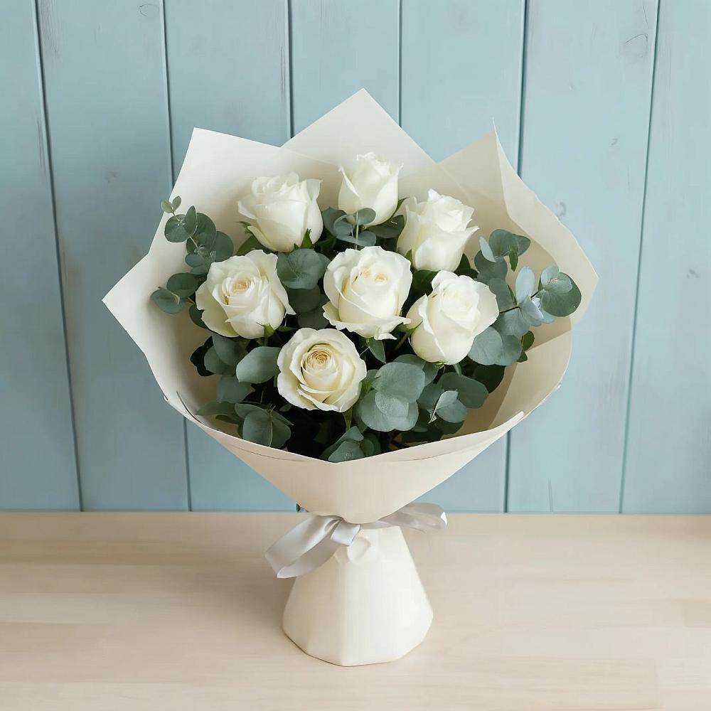 Букет Белые розы в Эвкалипте в Ягунино