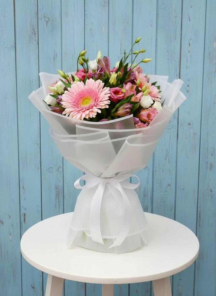 Букет цветов из: Герберы, Альстромерии и Лизиантусы в Ягунино