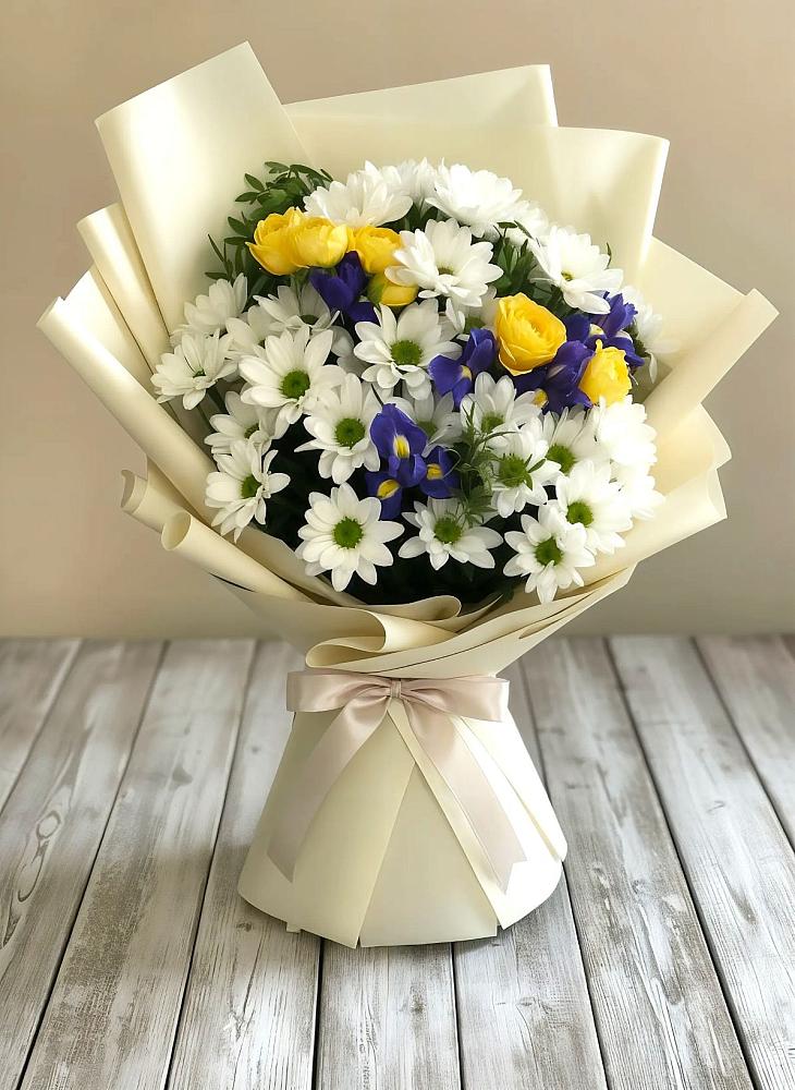 Букет цветов из: Ирисы, Хризантемы и Розы в Ягунино