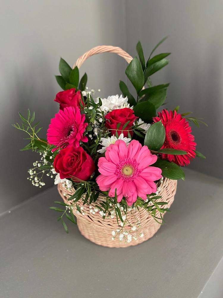 Цветочная композиция из Розы, Хризантемы и Герберы в корзине в Ягунино