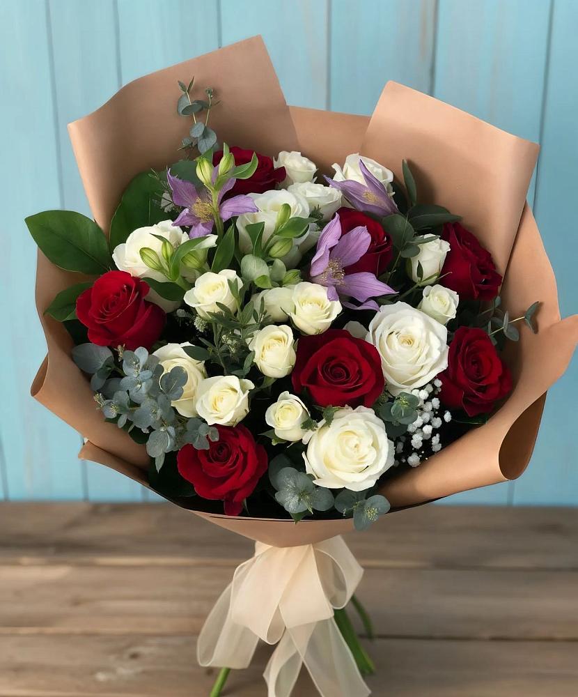 Букет цветов из: Розы и Альстромерии в Ягунино